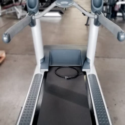 Life Fitness LifeFitness 95Ti Commercial Treadmill CARDIO